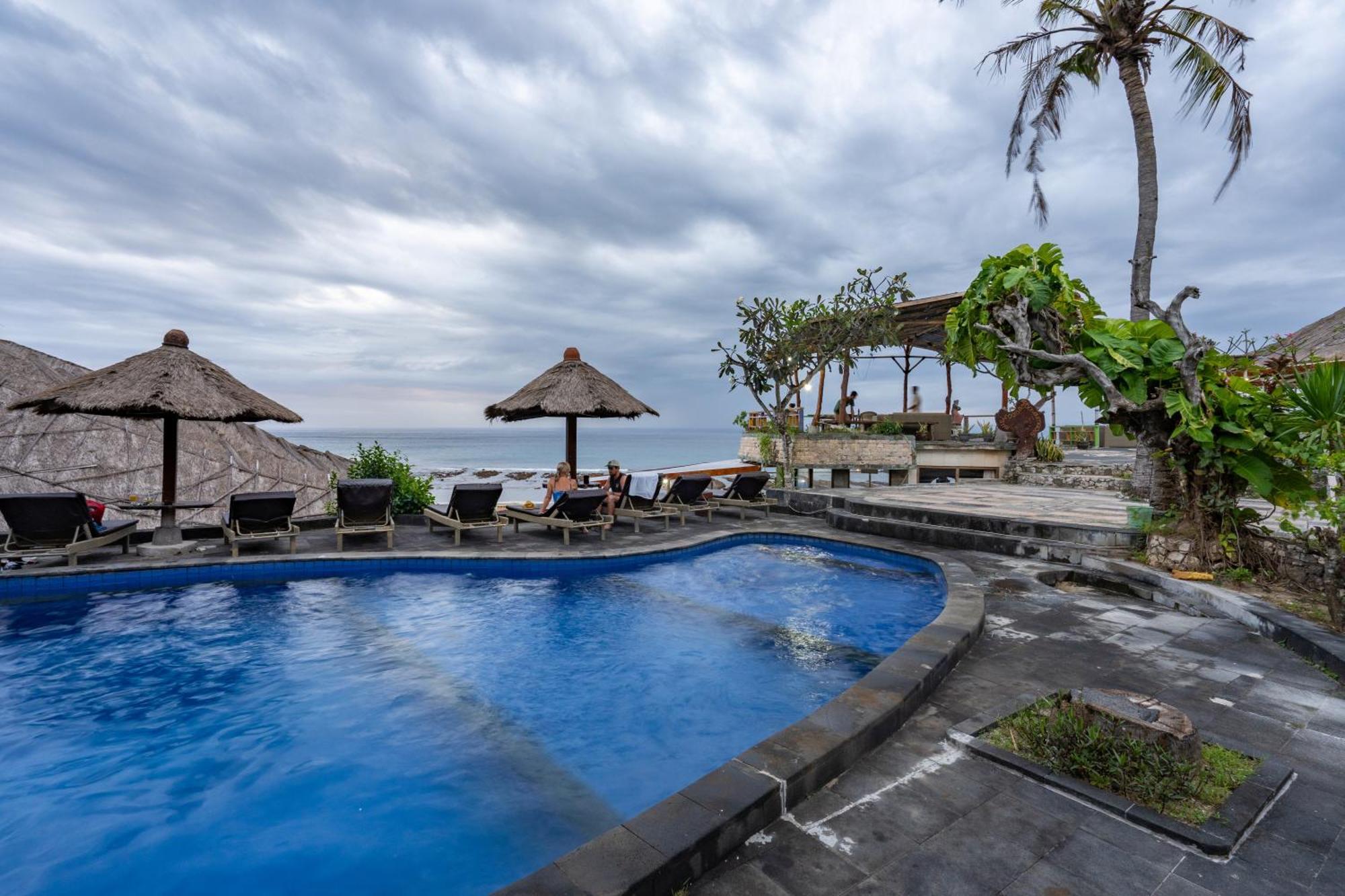 Mushroom Beach Bungalows Nusa Lembongan Exterior foto